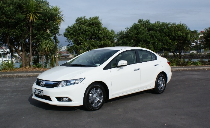 Latest expert review Honda Civic IMA 2012 car review
