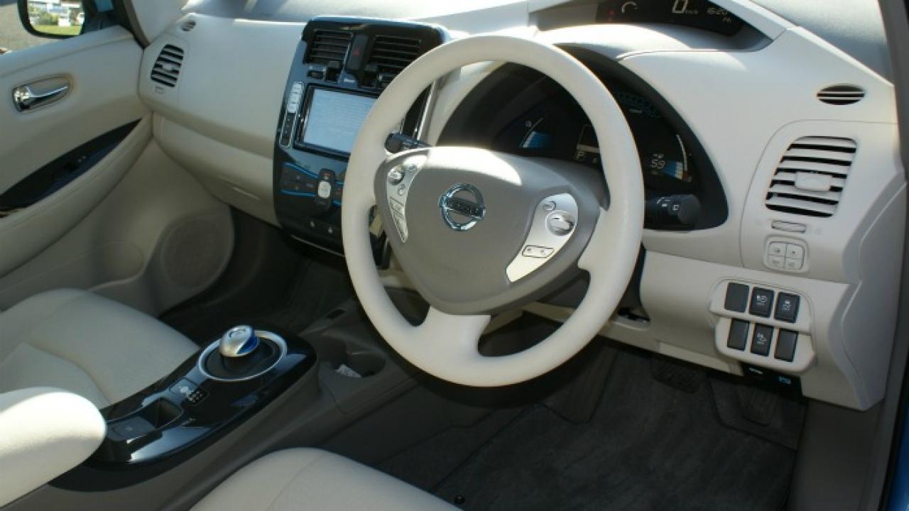 Nissan Leaf 2011 4