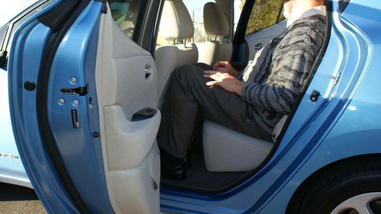 Nissan Leaf 2011 5