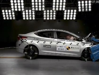 A hyundai elantra silver car