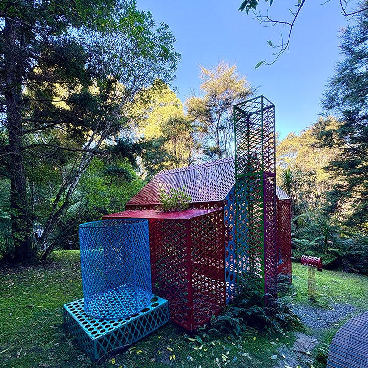 Mesh, by artist Jeff Thomson at Brick Bay.