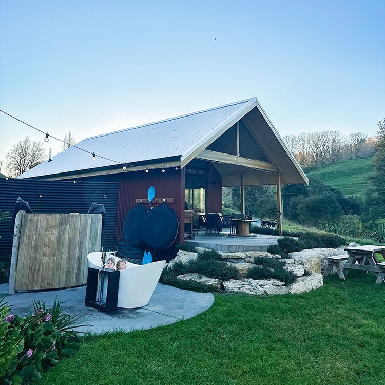 Al fresco bathing at Ripples Retreat. Photo by Monica Tischler.