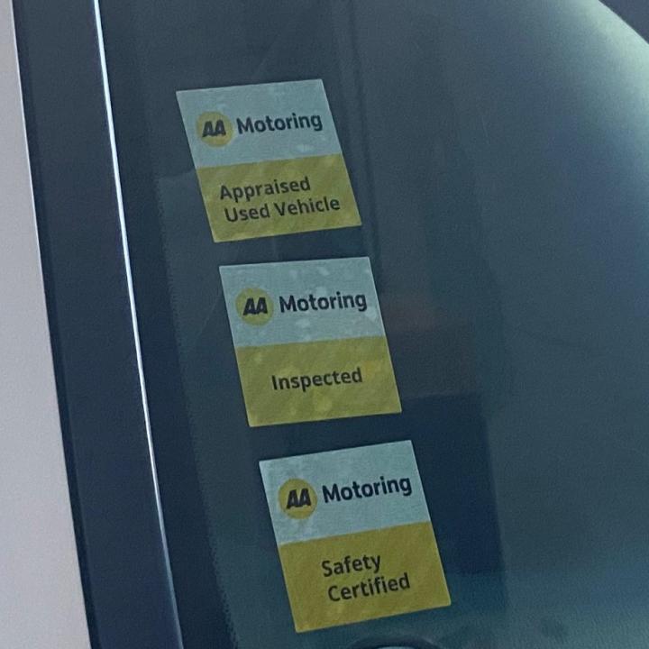 What do these AA windscreen stickers mean?