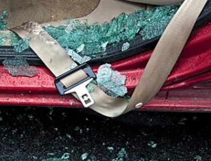 Seat belt crash FB sm