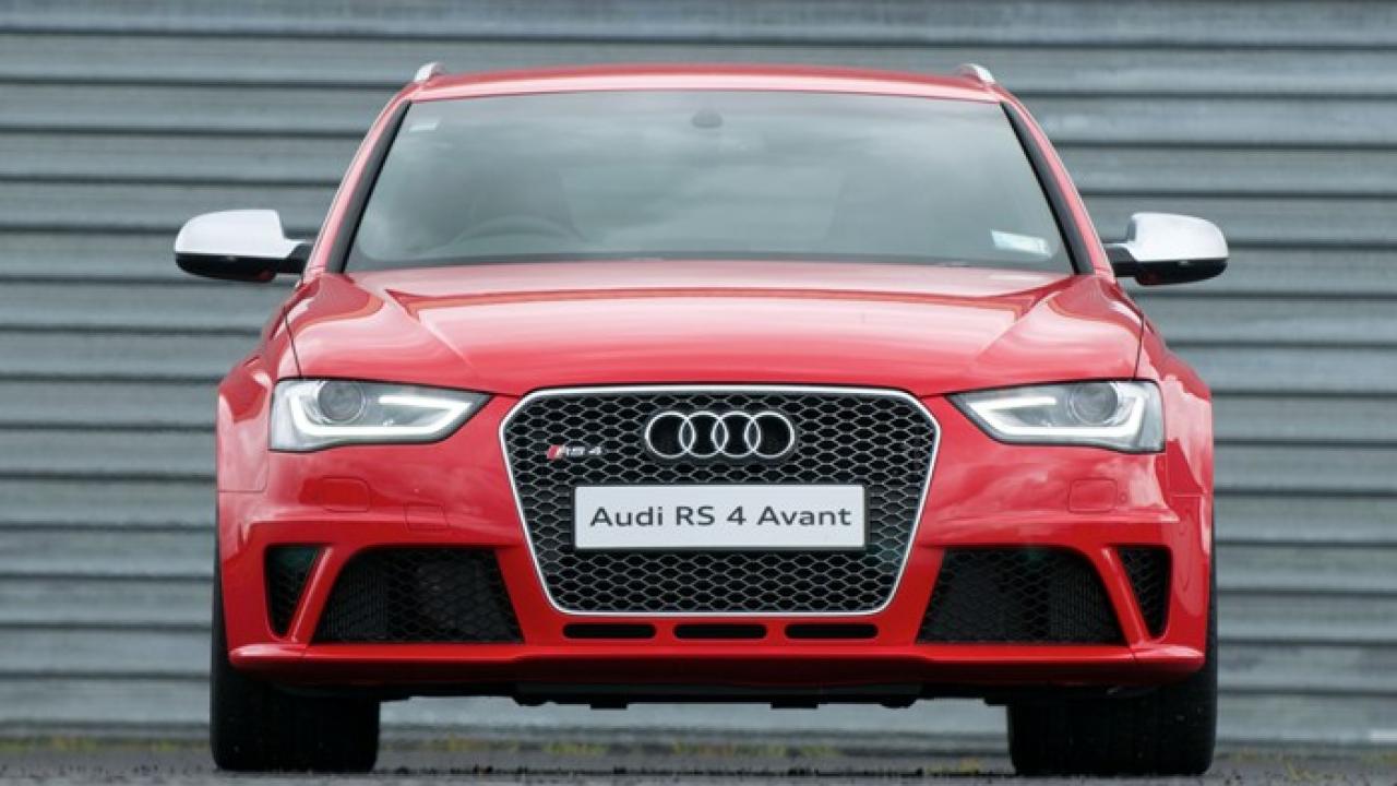 Audi-RS4-2013-02.jpg
