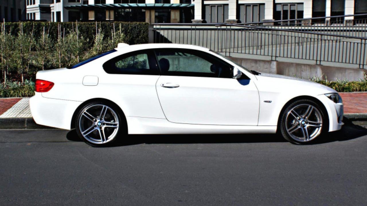 BMW 330d Coupe 2010 02