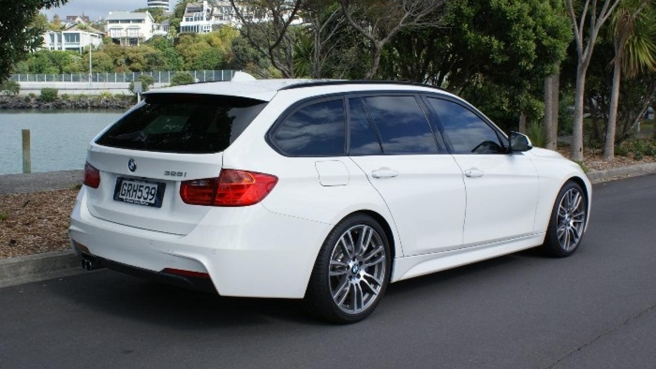 Blanco Voorlopige Concreet BMW 3 Series Touring 2013 | AA New Zealand
