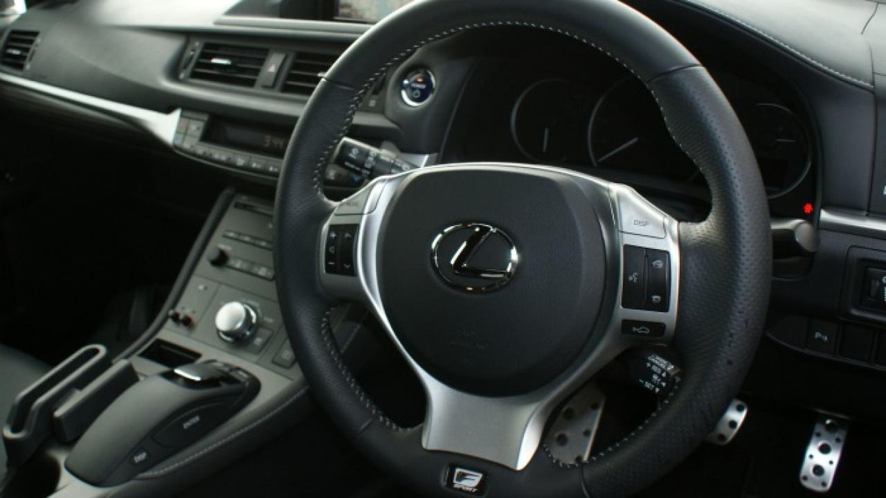Lexus CT200H interior