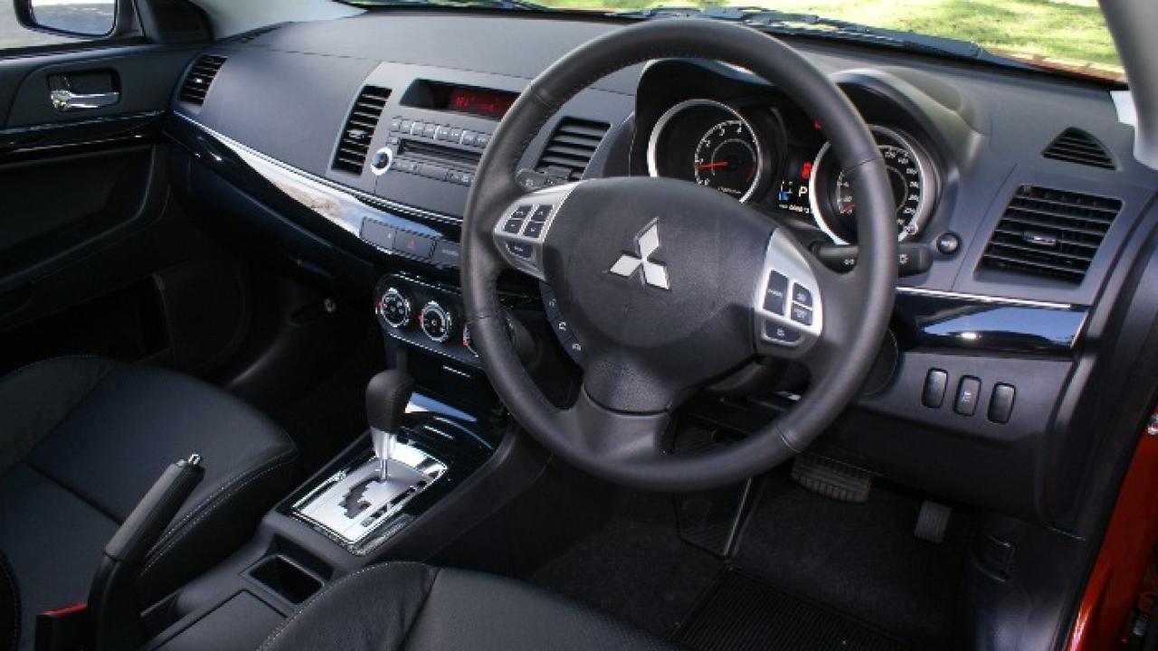 Mitsubishi-Lancer-2012-3.JPG