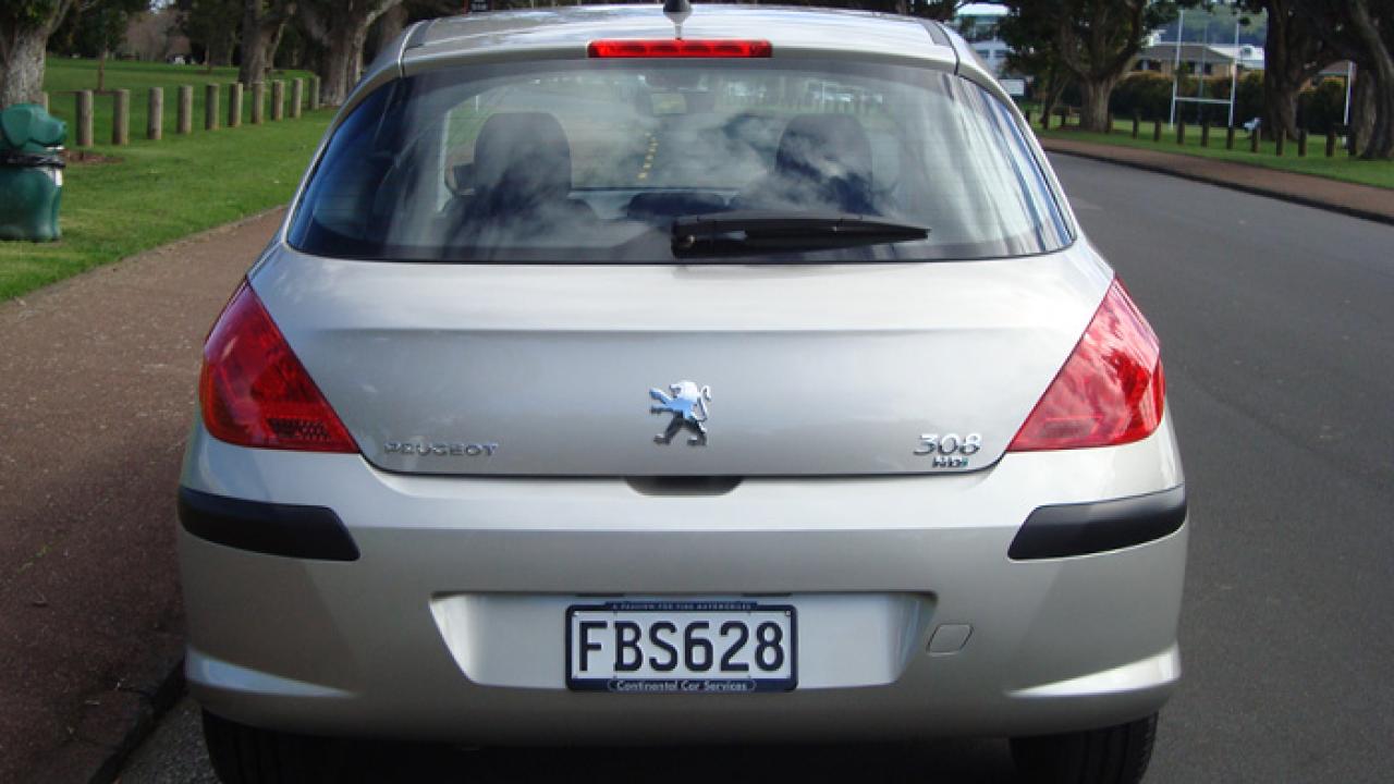 Peugeot 308 HDI at 2009 03