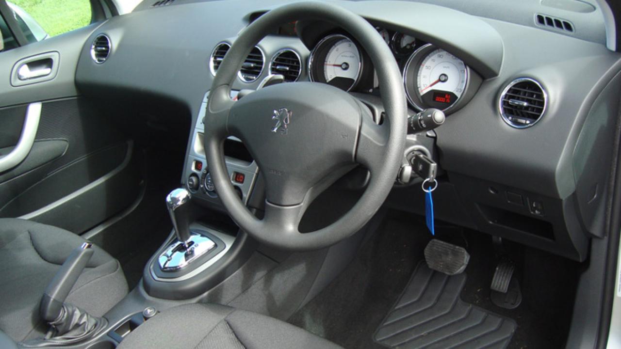 Peugeot 308 HDI at 2009 04