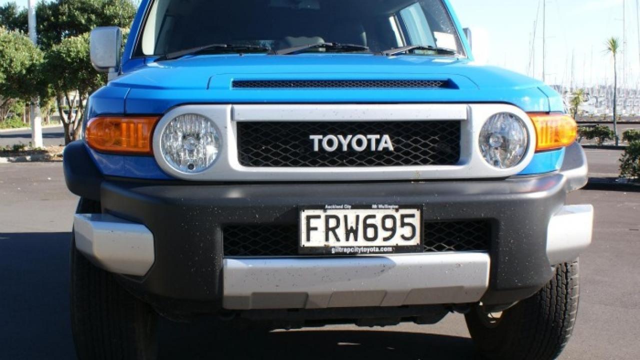 Toyota FJ Cruiser 2011 02
