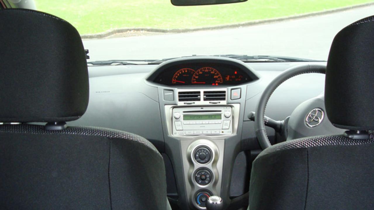 Toyota Yaris 2009 03