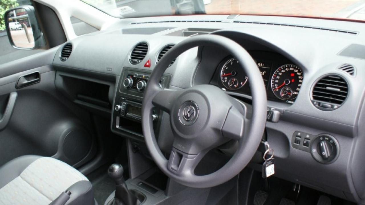 Volkswagen Golf Caddy 2011 04