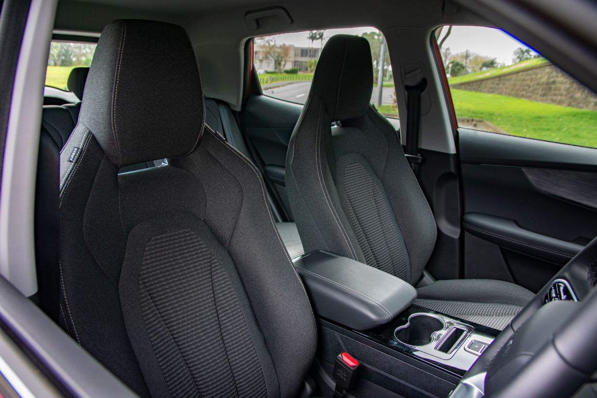 Tiggo 4 (11) forn seats