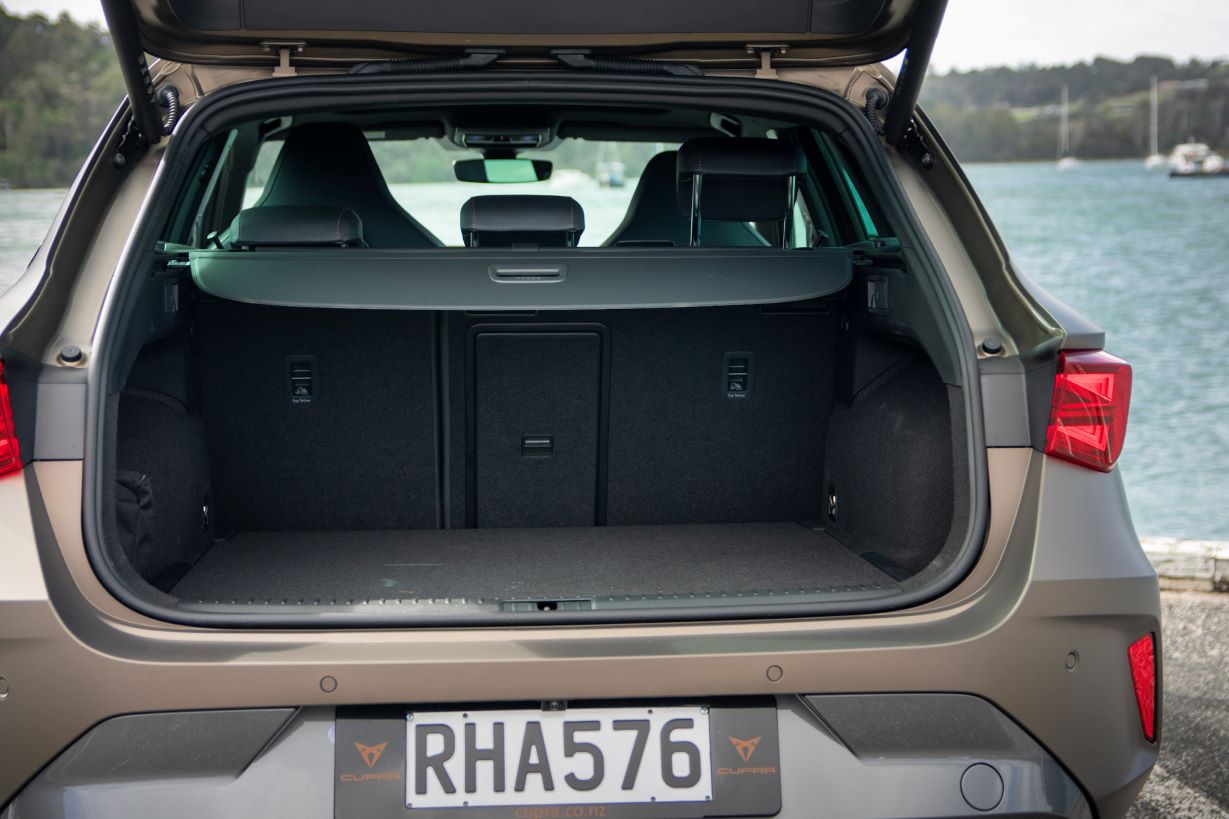 Cupra (13) boot space with tailgate open