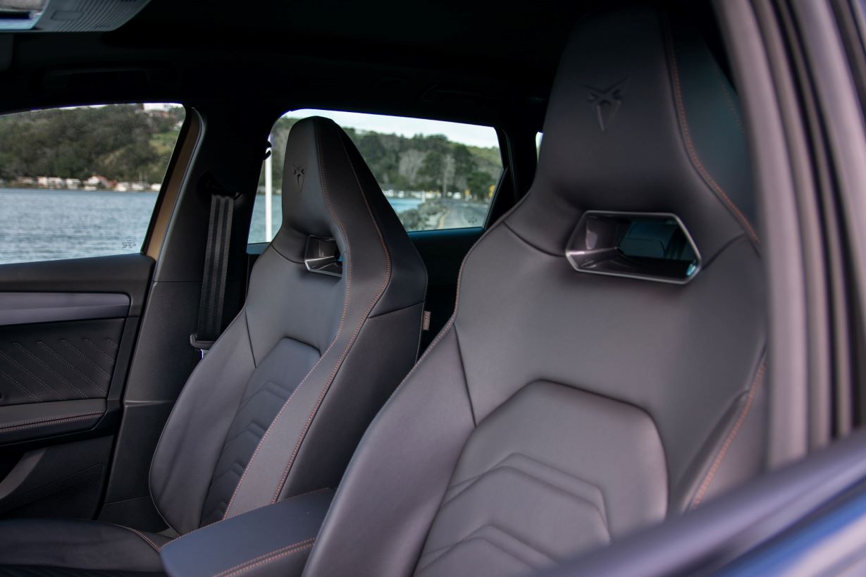 Cupra (11) front seats