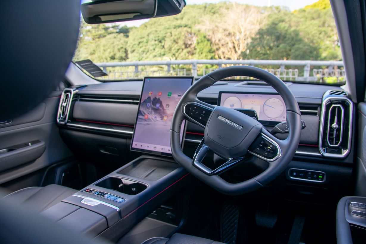 Jaecoo J7 (9) drivers view