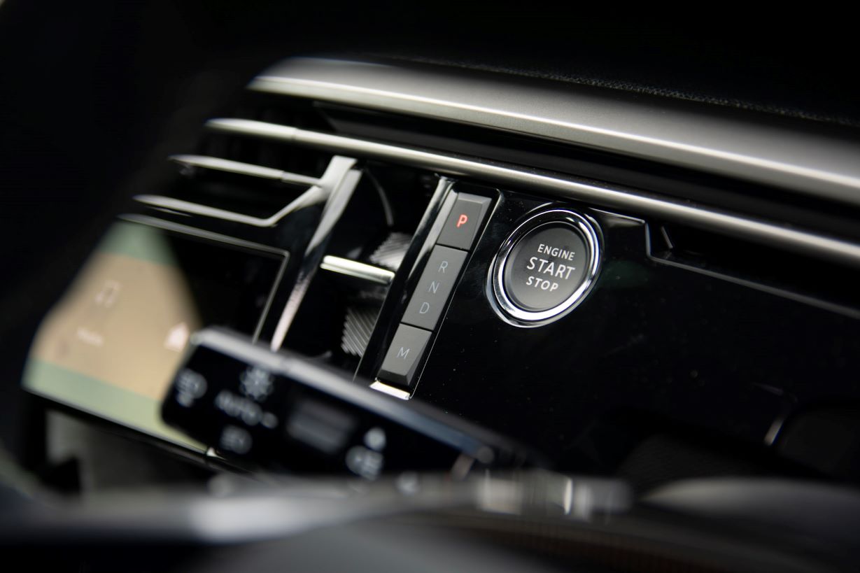 5008 GT (11) start stop button