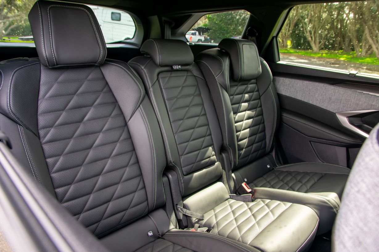 5008 GT (16) second row seats