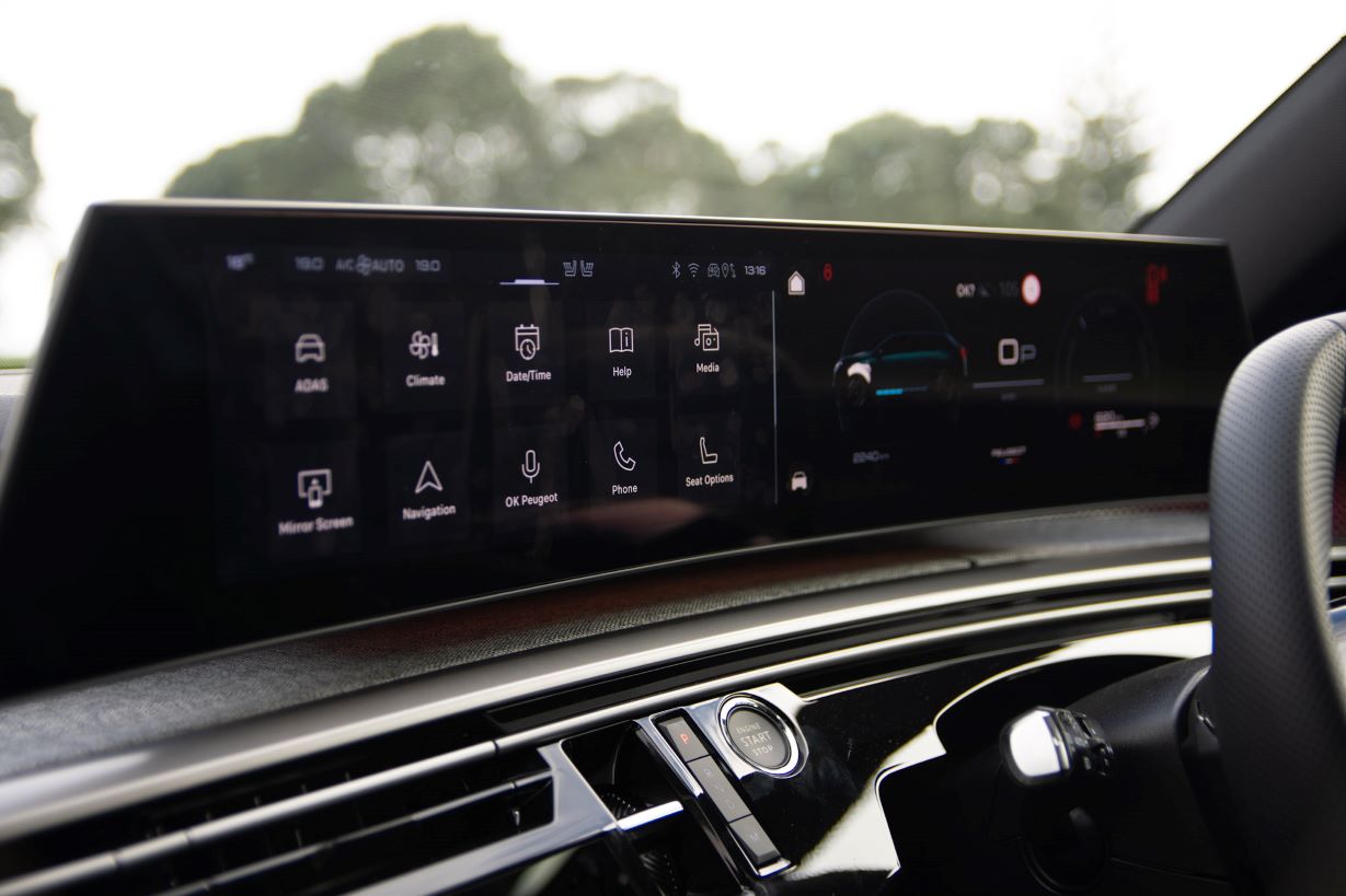 5008 GT (12) infotainment view