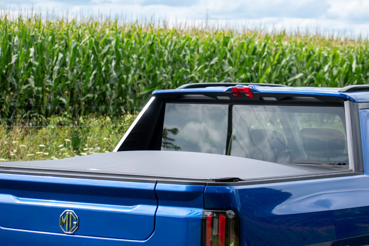 Brake light and tray cover