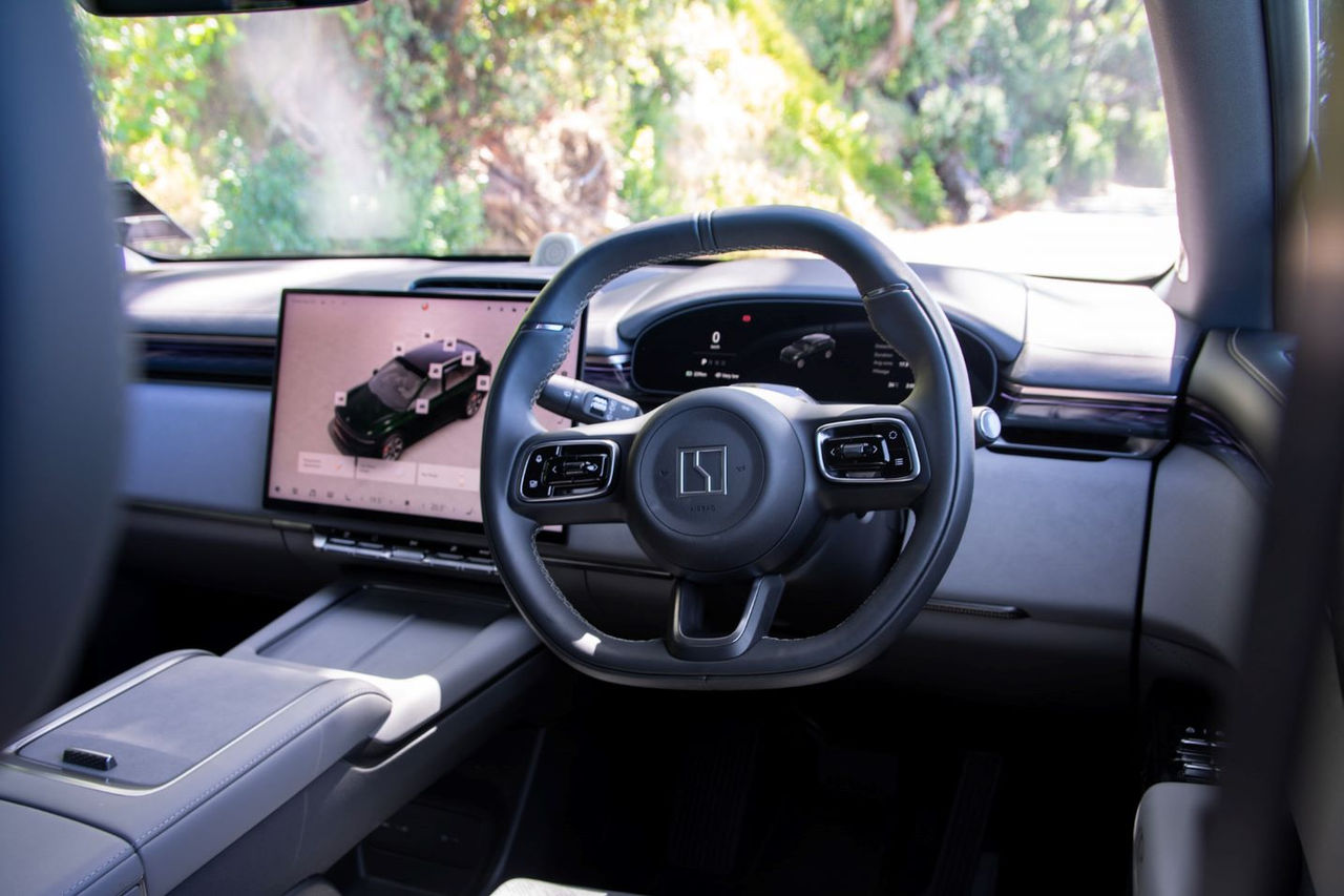 Driving console