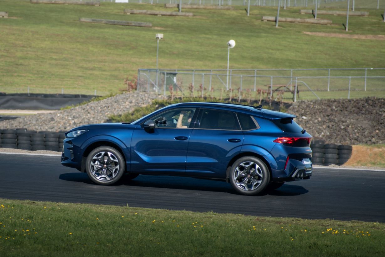 side view on slalom course