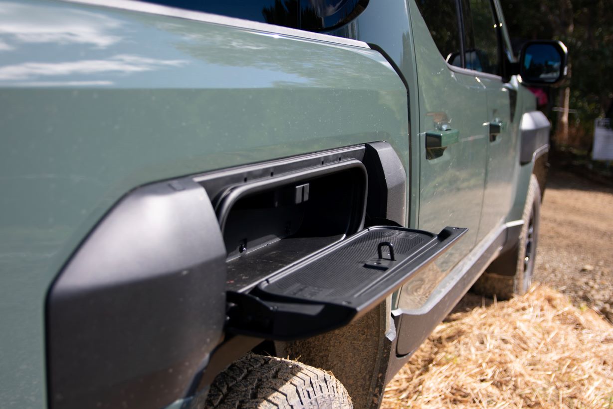 Storage compartment