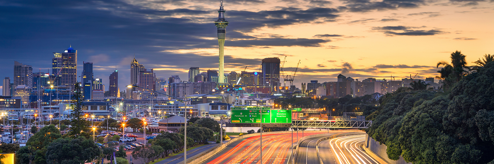 Auckland City motorway traffic