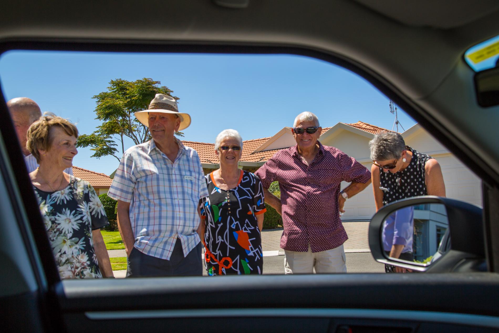 Group picture of elderly people smiling