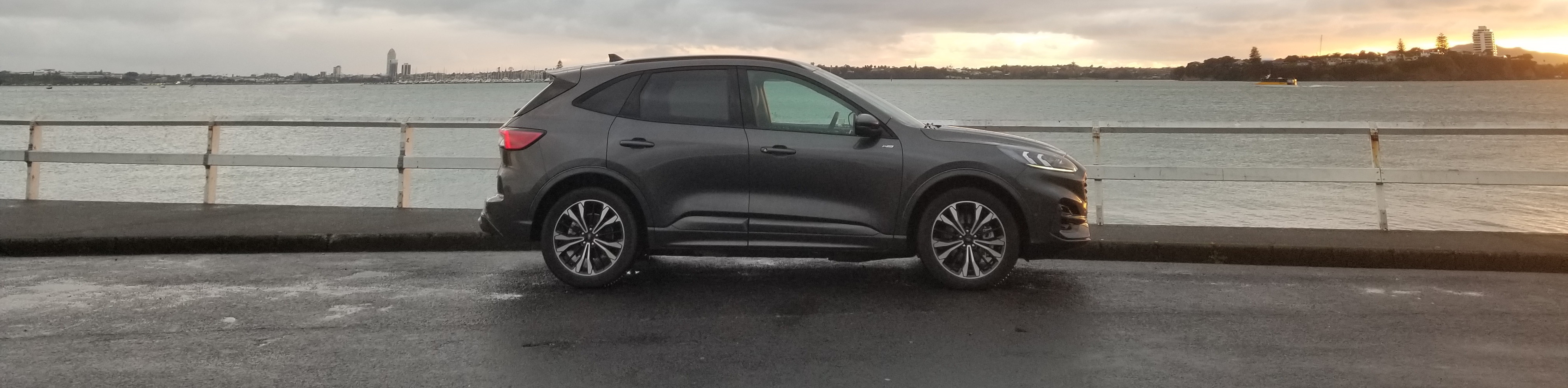 Ford Escape PHEV 2021 Car Review