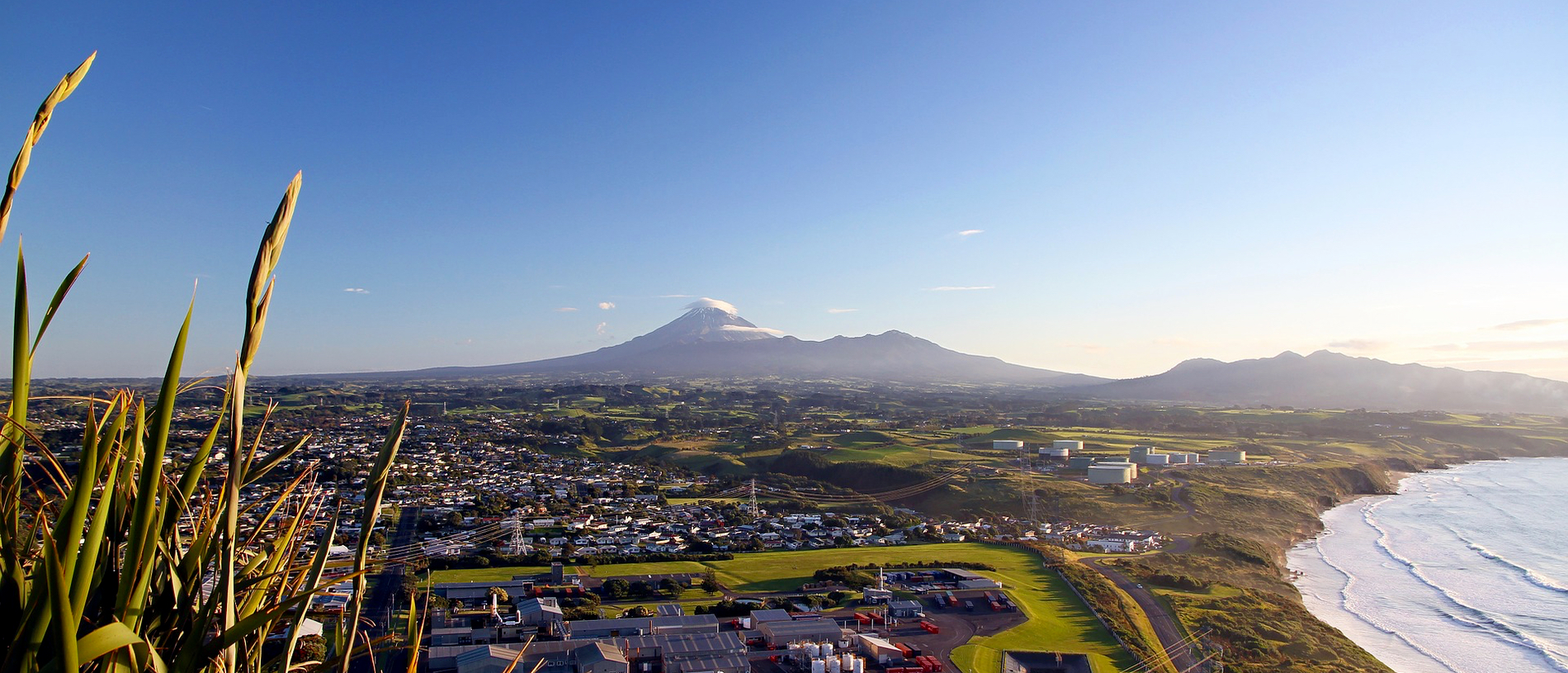 New Plymouth: mountains and masterpieces