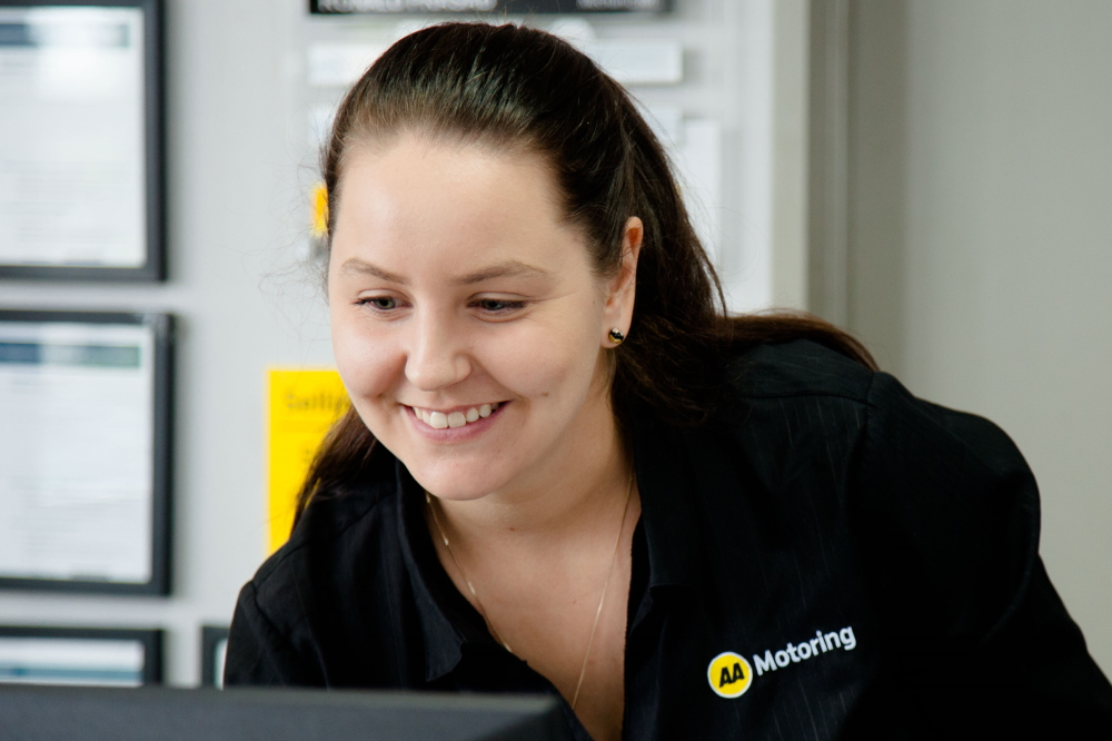 Female AA motoring employee