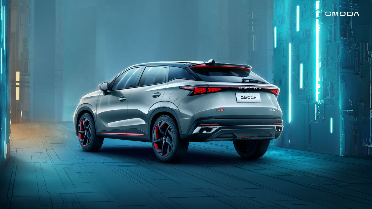 Side back view of the 2024 Omoda C5 230T