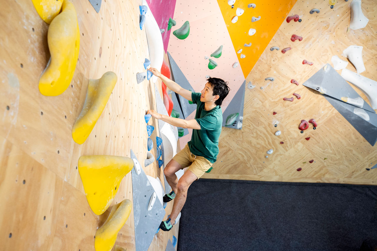 Bouldering at Faultine, Wellington