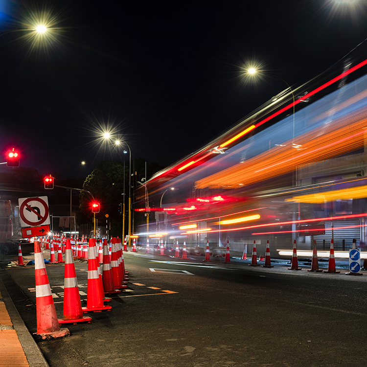 Roadworker night INP 