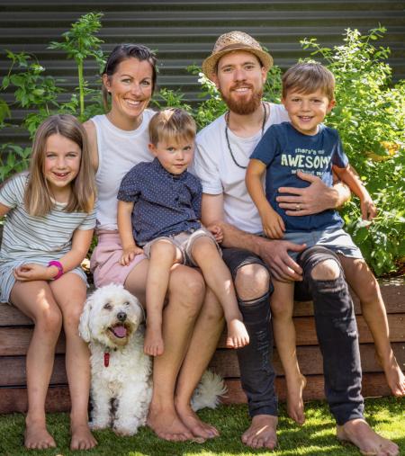 Gardening family INP