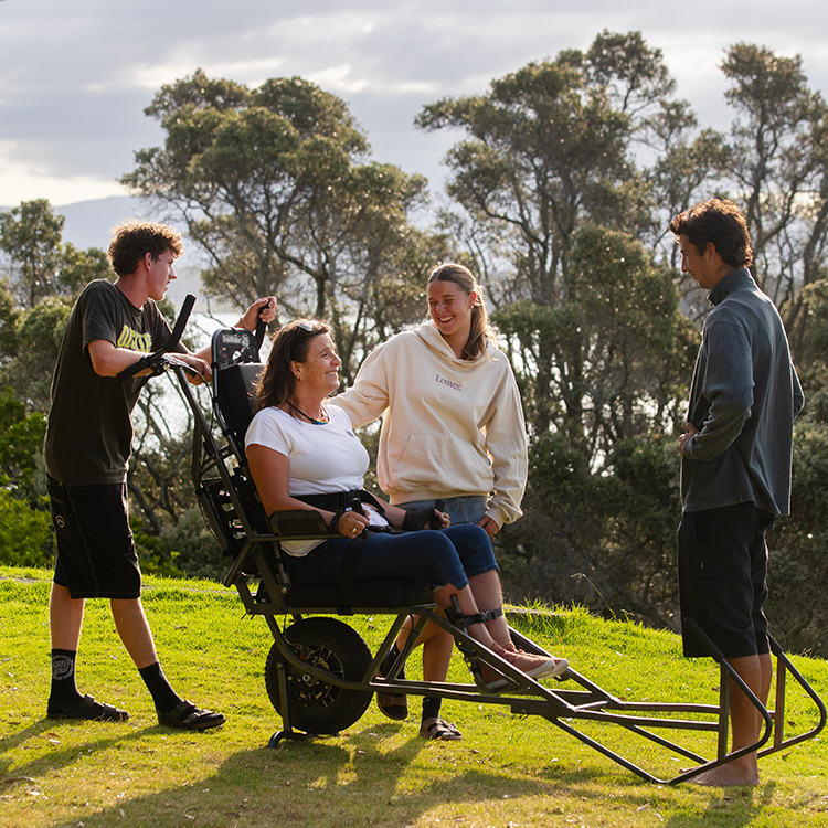 Amanda Lowry with whānau in Mount Maunganui.