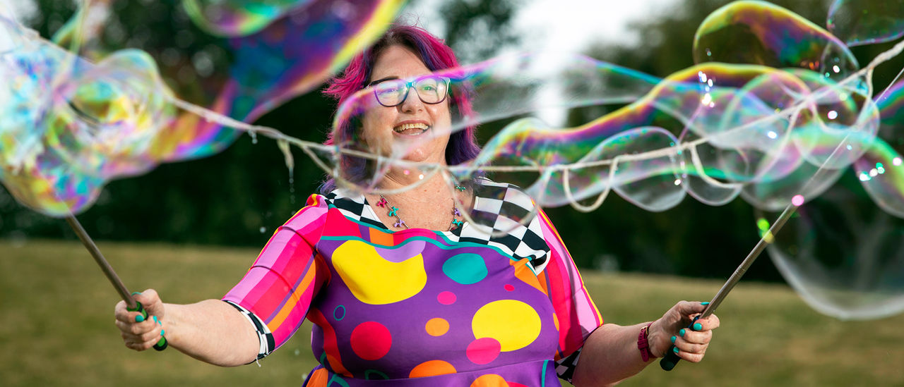 Flossie Pallesen, balloon artist