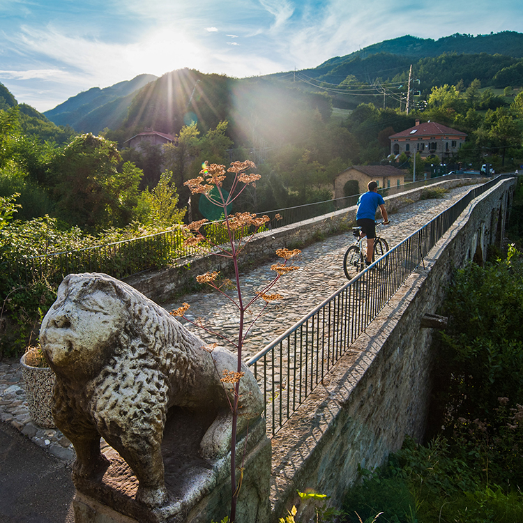 The Lion Bridge near Montecreto, 117m long and built in 1715. Photo by Roberto Leoni.