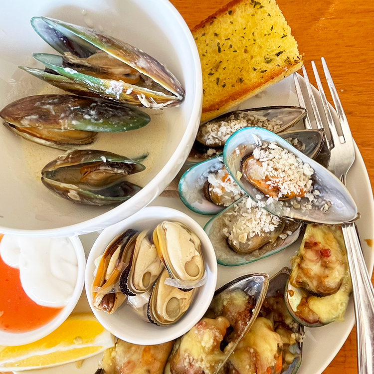 Delicious greenlipped mussels at Te Rawa Lodge.