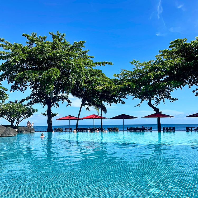  Poolside at Le Tahiti Resort, Papeete. Photo by Jo Percival.
