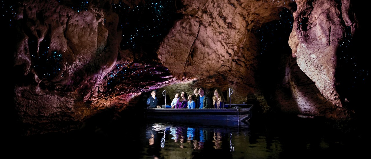 Te Anau glowworm caves