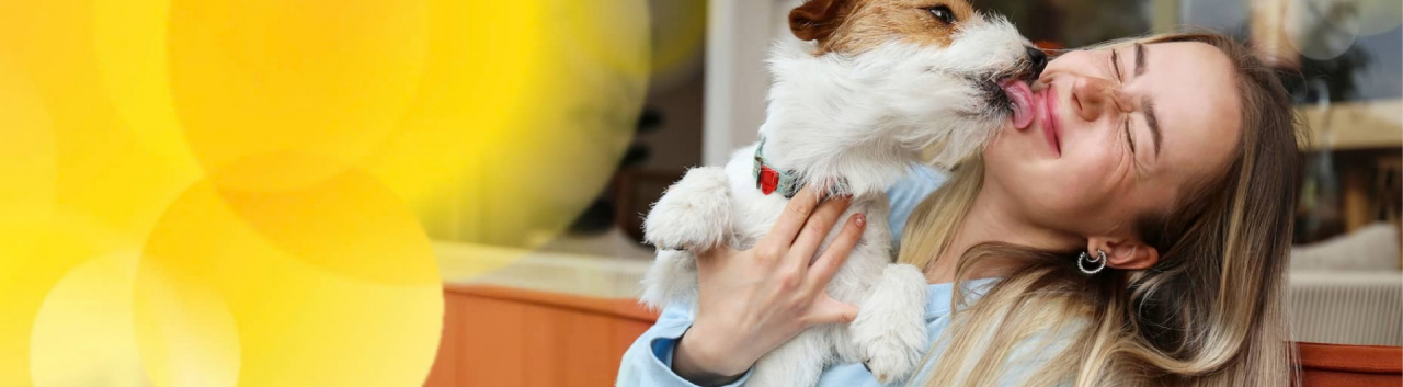 A lady with a puppy 